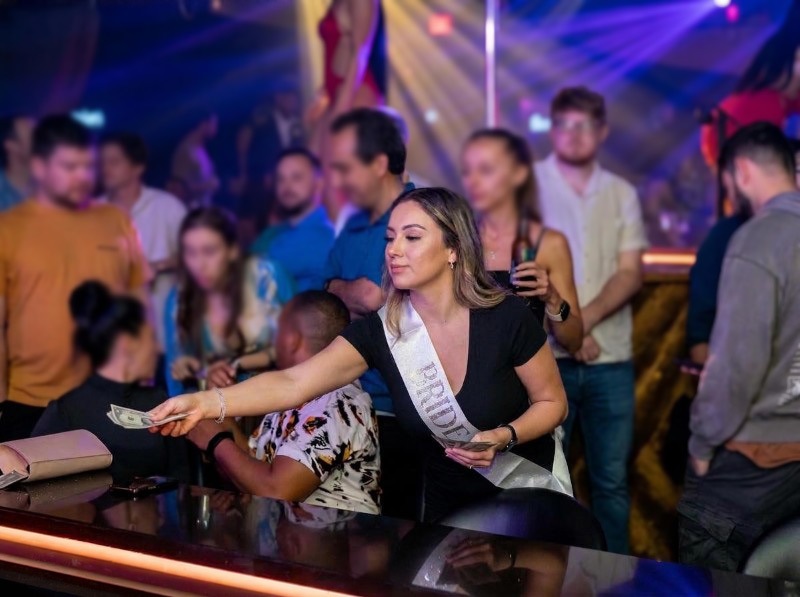 Bachelorette party VIP experience at Scarlett's Cabaret near Miami and Fort Lauderdale